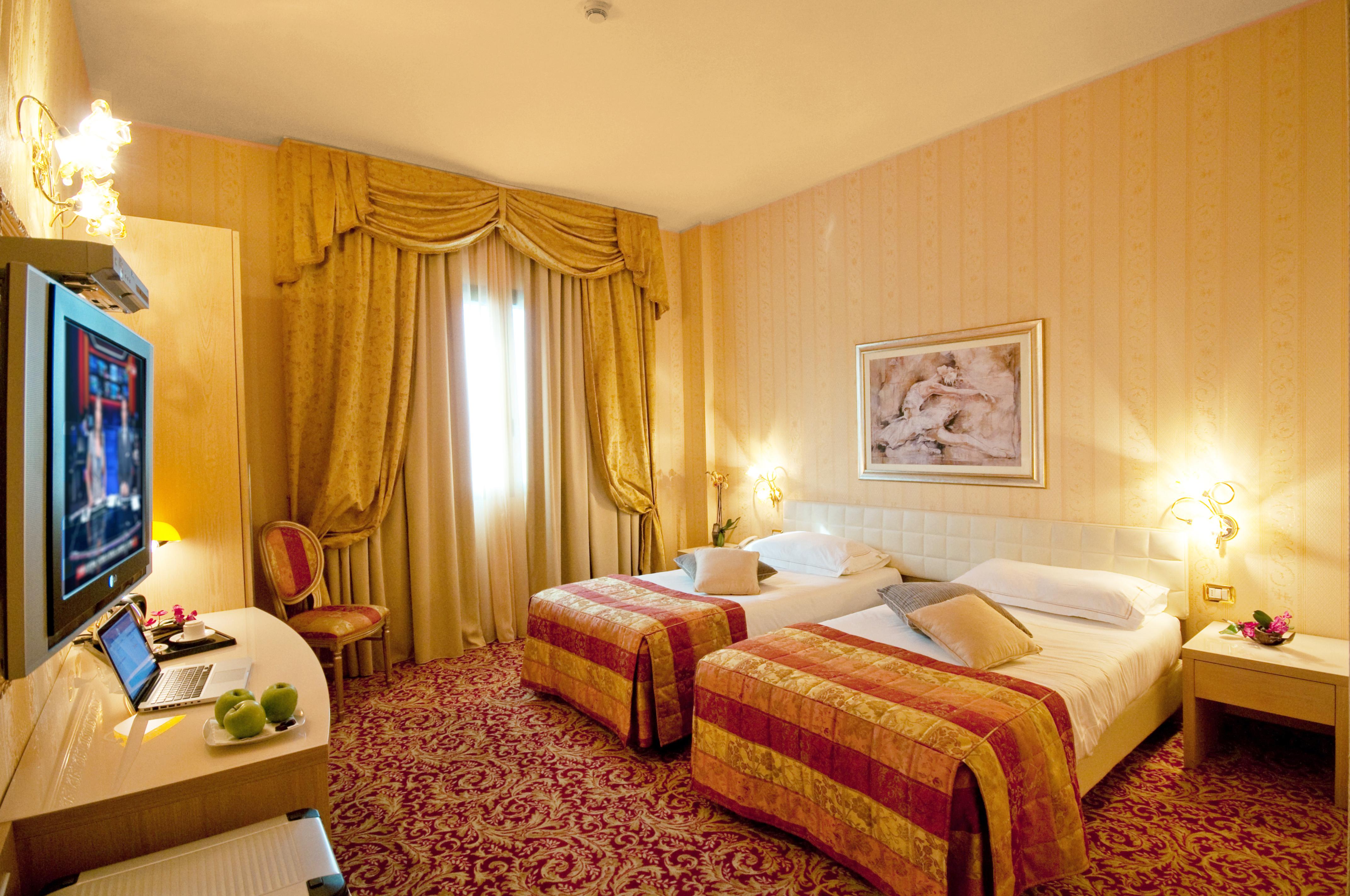 AS Hotel Sempione Fiera San Vittore Olona Esterno foto